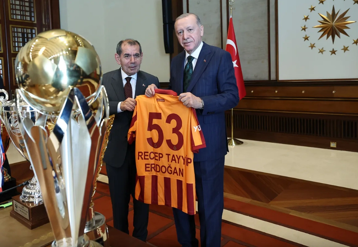 Ərdoğan "Qalatasaray"ın heyətini qəbul edib