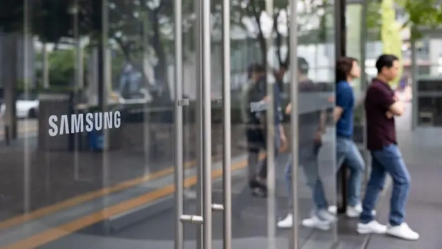 "Samsung" işçiləri şirkətin tarixində ilk dəfə tətilə çıxıblar