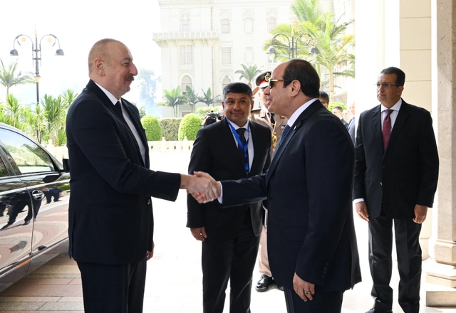 В Египте состоялась церемония официальной встречи Президента Ильхама Алиева