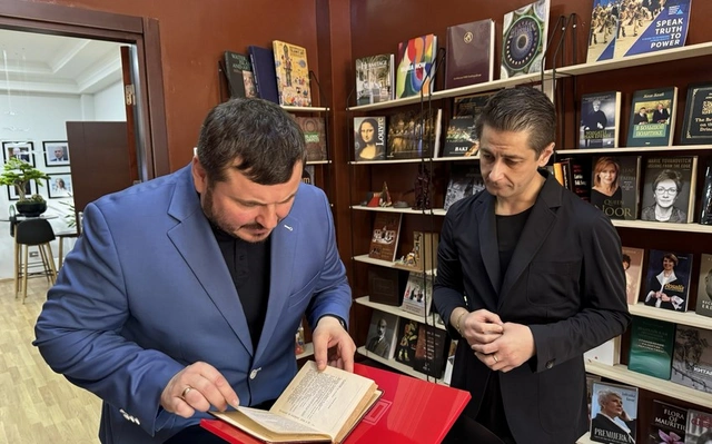 Посол Украины в Азербайджане посетил Международный центр Низами Гянджеви