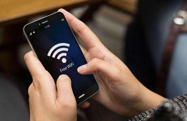 Şifrəsiz "Wi-Fi"lara qoşulanlara XƏBƏRDARLIQ - Bank kartınızın məlumatları oğurlana bilər