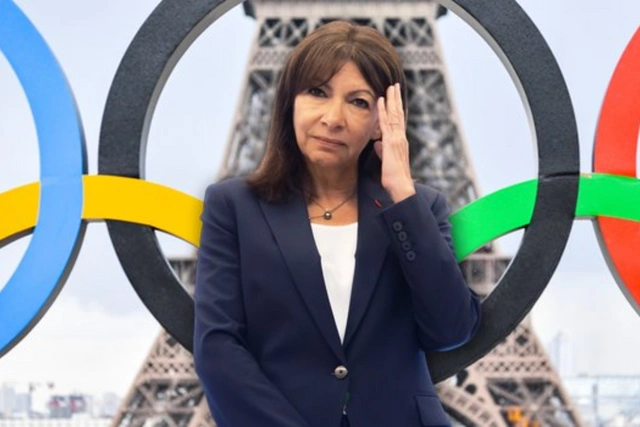 Мэр Парижа назвала тревожными действия Макрона перед Олимпиадой