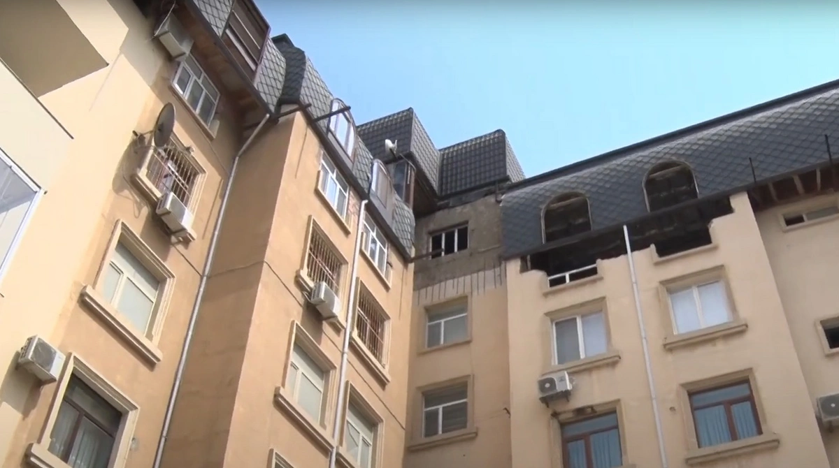 Стали известны подробности гибели двухлетнего ребенка в результате падения с шестого этажа здания в Баку