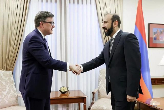 Глава МИД Армении обсудит с замгоссекретаря США переговоры с Азербайджаном