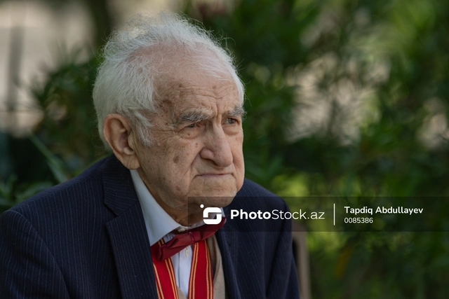 Bakıxanovların 93 yaşlı nümayəndəsi: "Dedilər, evinizdən İran şahının məktubları çıxıb"