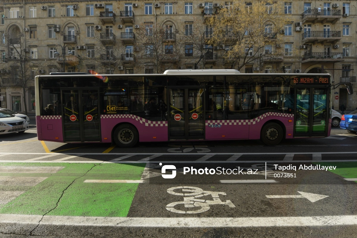 В Азербайджане ужесточается штраф за движение по автобусным полосам