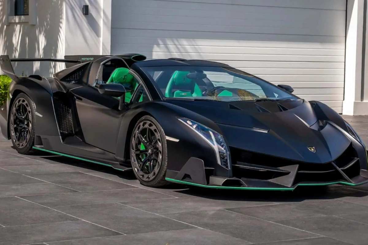 Lamborghini Veneno продали на онлайн-аукционе за рекордную сумму