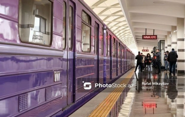 Bakı metrosunda daha bir PROBLEM:  Sərnişinlər düşürüldülər