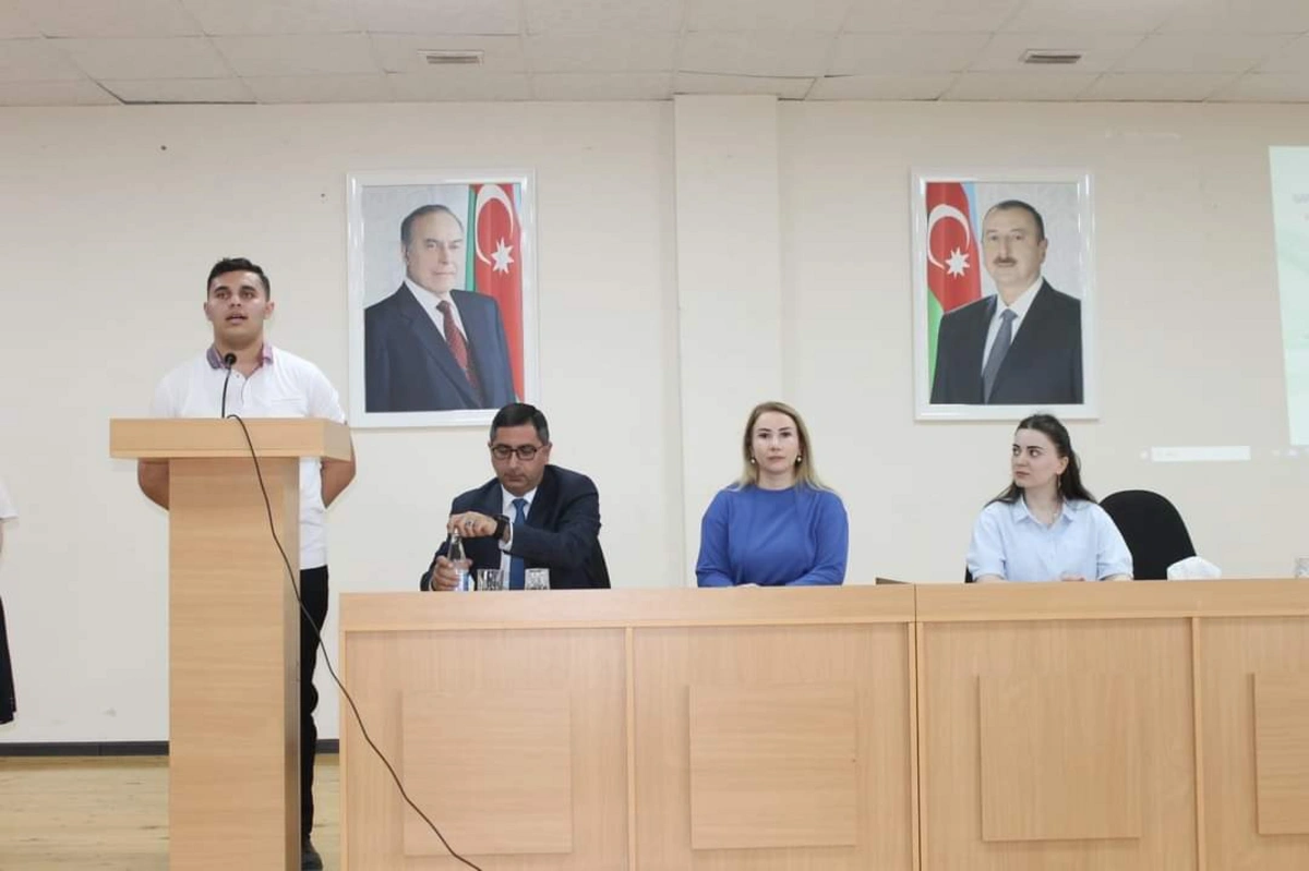 Qarabağ Universitetinin ilk tələbəsi: "Övladlarınızın istəkləri qarşısında sədd çəkməyin"