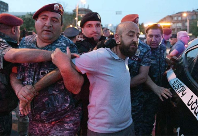 В Армении арестованы пять человек из-за стычки с полицией
