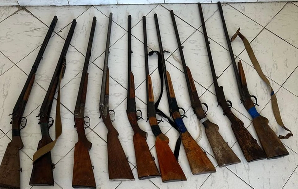 В Агдамском районе переданы полиции 10 ружей