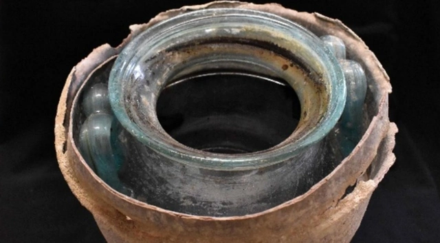 В римском мавзолее обнаружили древнейшее вино в жидком состоянии