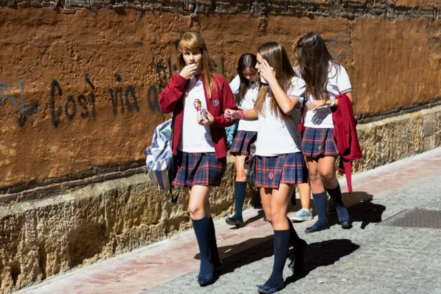 КС Испании одобрил инициативу делать аборт с 16 лет без согласия родителей