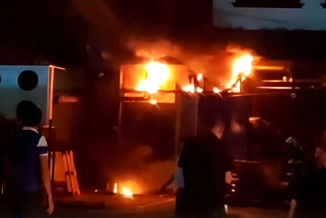 В Хырдалане загорелся известный супермаркет