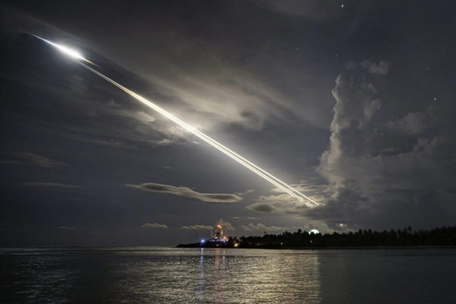 США провели испытательный пуск межконтинентальной баллистической ракеты