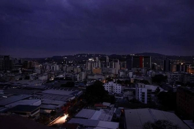 По всему Эквадору отключилось электричество