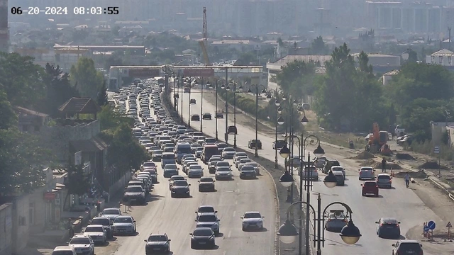 На каких улицах Баку 20 июня наблюдаются пробки?