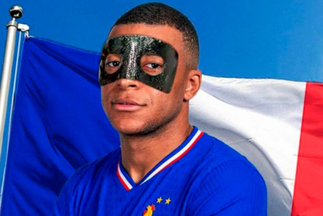 Тренер сборной Франции оценил вероятность участия Мбаппе в матче с Нидерландами