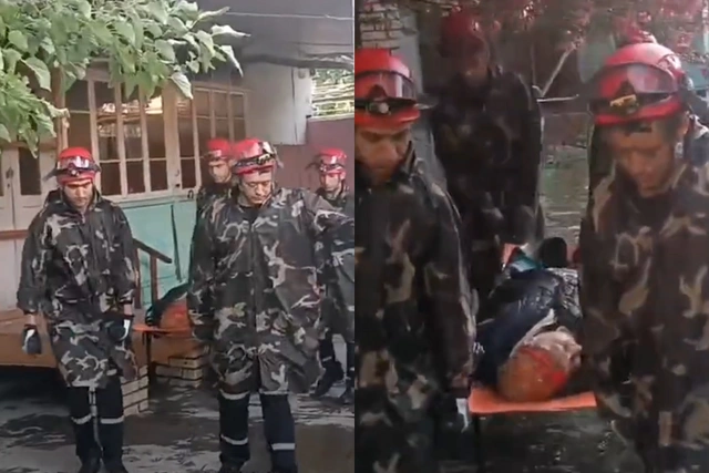 Сотрудники МЧС спасли женщину, оставшуюся в затопленном доме