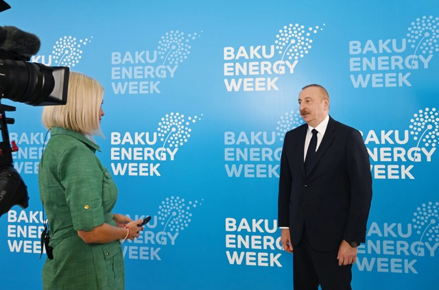 Ильхам Алиев: Азербайджан привлекателен не только для инвестиций в ископаемое топливо, но и в ВИЭ