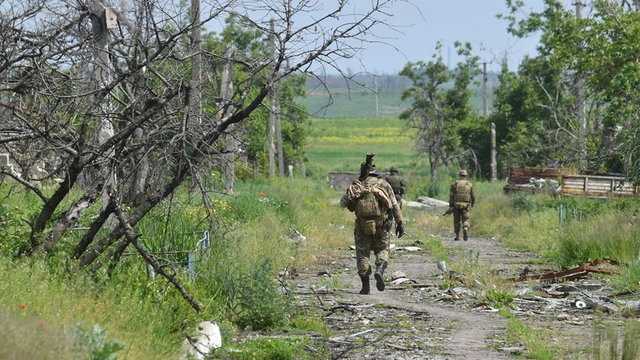 Rusiya ordusu Donetskdə daha bir yaşayış məntəqəsini nəzarətə götürdü