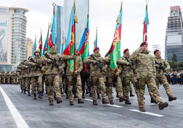 Героическая и победоносная: Вооруженным силам Азербайджана исполняется 106 лет
