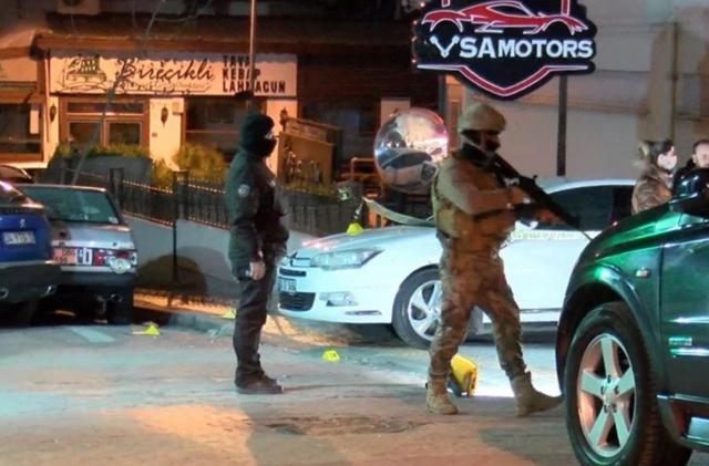 Стрельба во дворе больницы в Стамбуле: есть раненые
