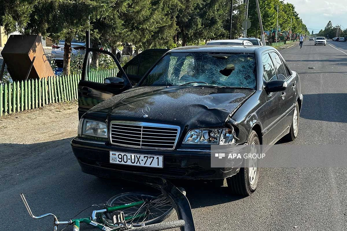 В Агдаме 15-летнего велосипедиста сбил автомобиль