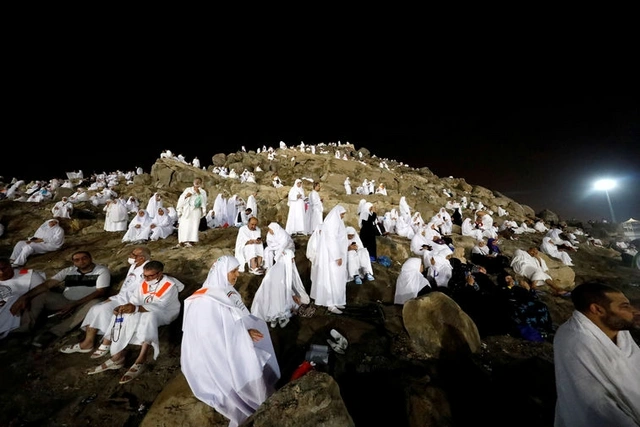 Число умерших во время хаджа в Саудовской Аравии паломников превысило 1 100