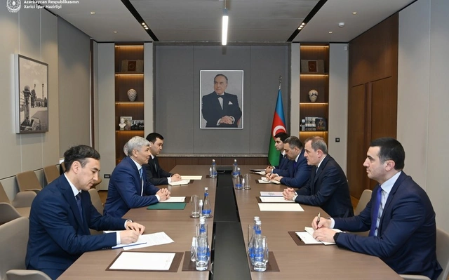 Посол Кыргызстана вручил копии верительных грамот главе МИД Азербайджана