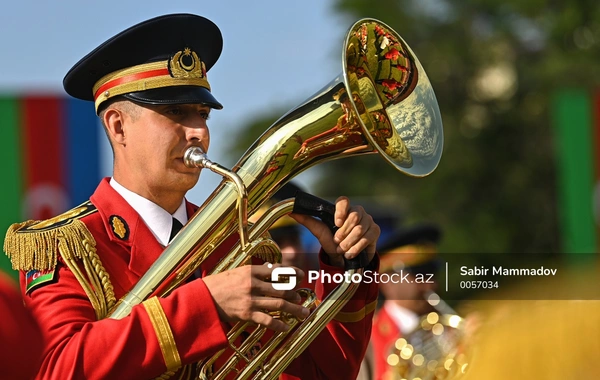 По случаю Дня Вооруженных сил будут организованы шествия военнослужащих и выступления оркестров