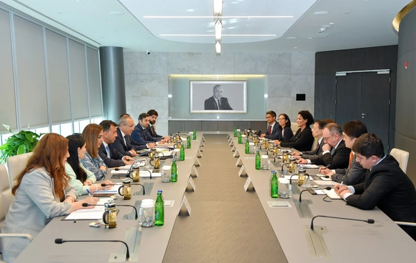Обсуждены направления расширения сотрудничества Азербайджана с АБР