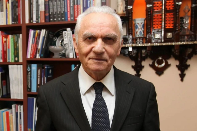 Скончался бывший министр иностранных дел Турции