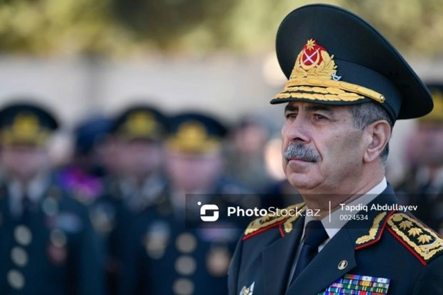Министр обороны Азербайджана находится с визитом в Венгрии