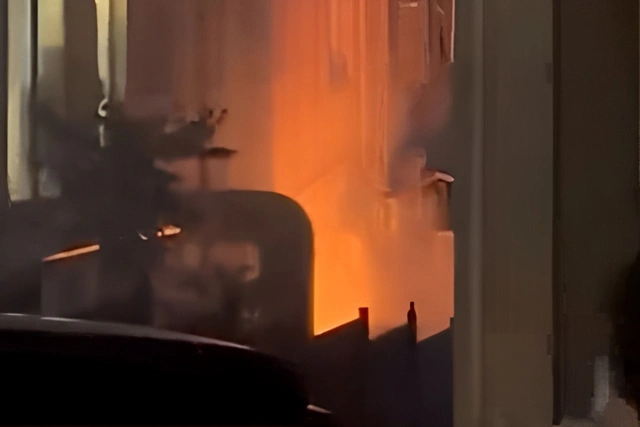 Во дворе бакинской многоэтажки произошел пожар
