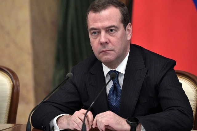 Medvedevdən XƏBƏRDARLIQ: "Dünya geri dönüşü olmayan bir nöqtəyə gəlib çatıb"