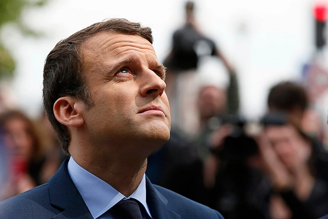 Выборы во Франции: рейтинг Макрона падает, ультраправого кандидата в премьеры - растет