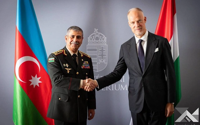 Министр обороны Азербайджана встретился с венгерским коллегой