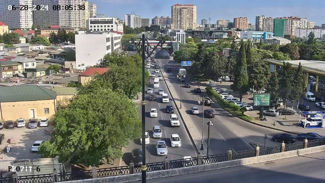 На каких улицах Баку 28 июня наблюдаются транспортные заторы?