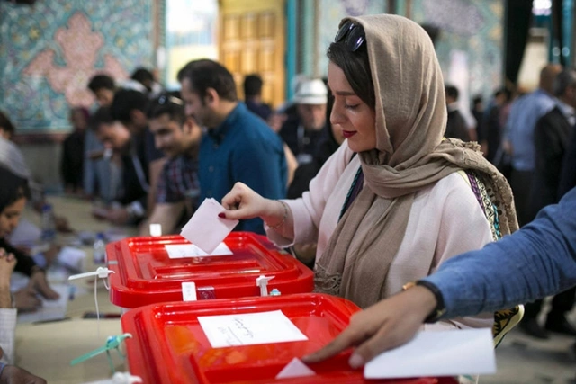 В Иране голосование на выборах президента продлили на два часа