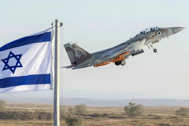 ВВС Израиля атаковали военные объекты "Хезболла" в Ливане