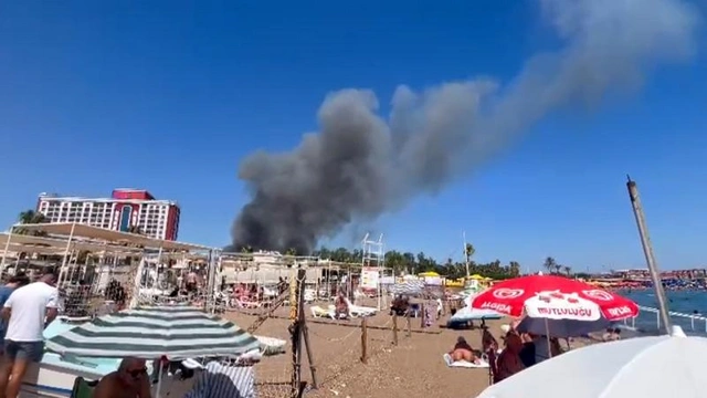 В турецкой Анталье начался лесной пожар