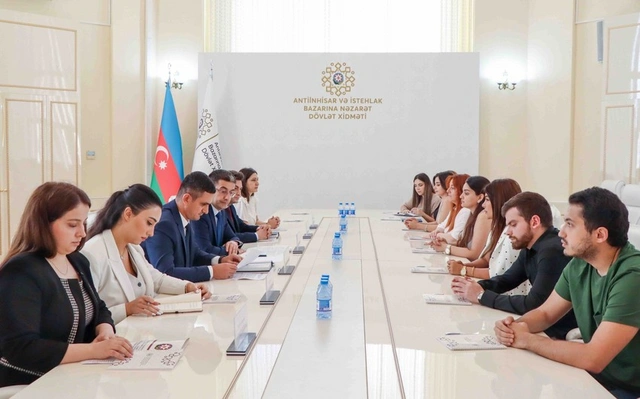 Карго-компании в Азербайджане должны будут указывать стоимость услуг в манатах