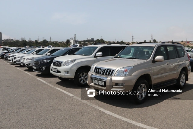 В Нахчыване продают автомобили от тысячи манатов
