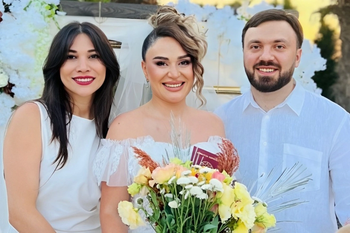 Ведущая AzTV вышла замуж за исполнителя мейханы