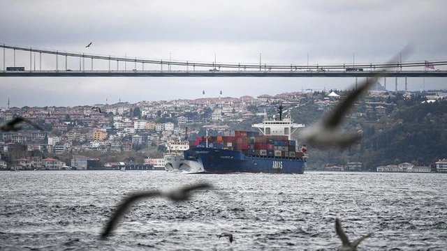 Турция повысила сбор за транзит торговых судов через проливы Босфор и Дарданеллы