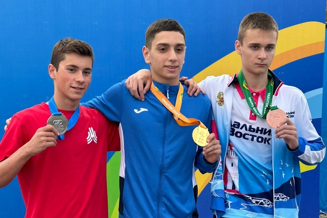 Азербайджанский пловец завоевал золотую медаль на международном турнире