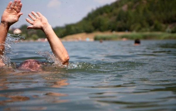 Rusiyada göldə batan azərbaycanlının FOTOSU