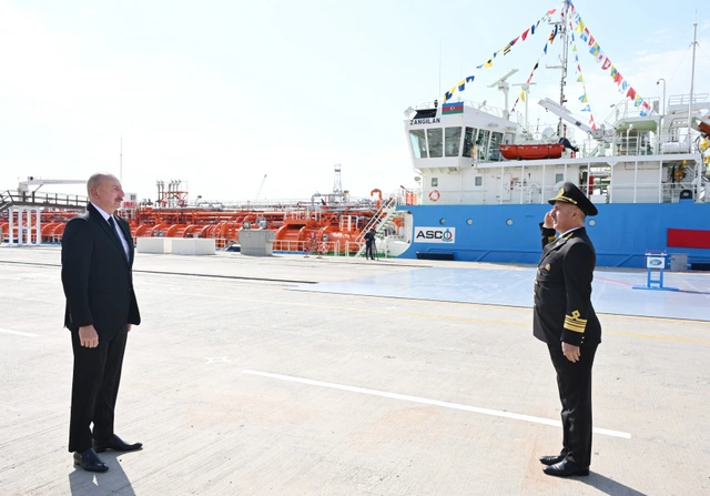 Президент Ильхам Алиев принял участие в церемонии сдачи в эксплуатацию танкера "Зангилан"