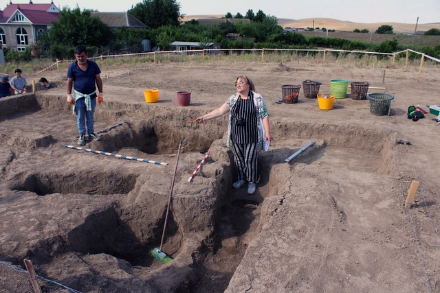 В Джалилабаде впервые обнаружены следы древнего поселения периода неолита